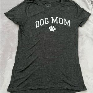 Dog Mom tshirt M